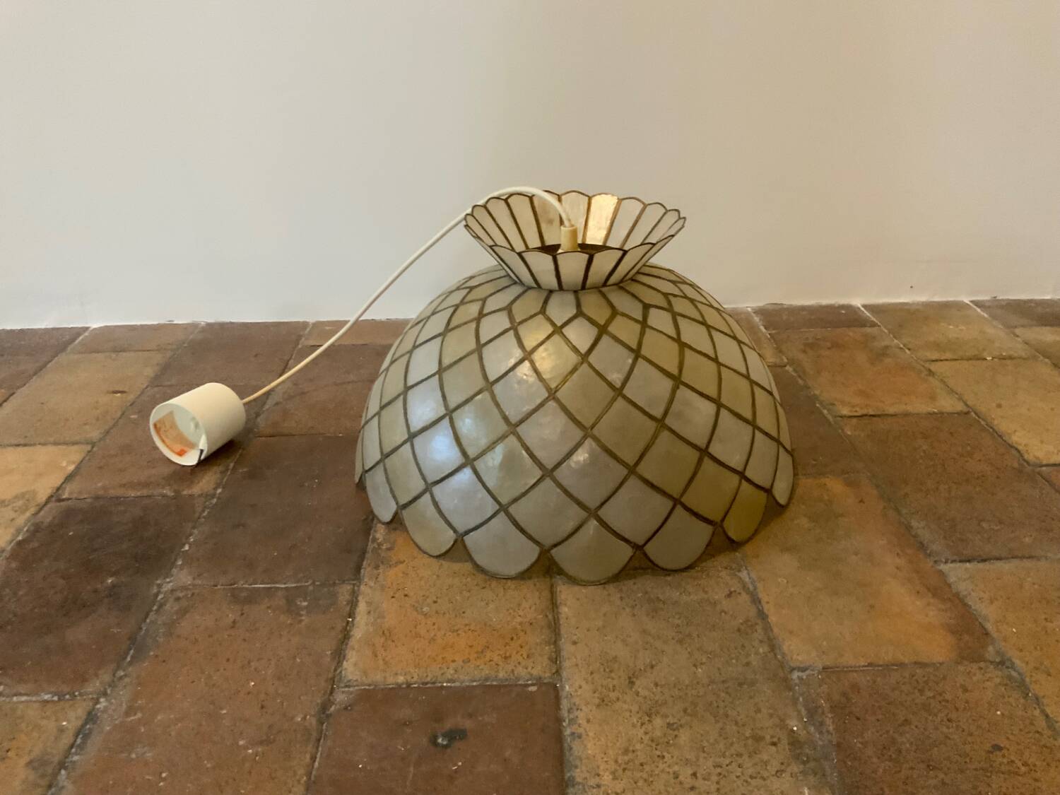 Mother-of-pearl pendant lamp Selency x Monoprix Croisé Laroche