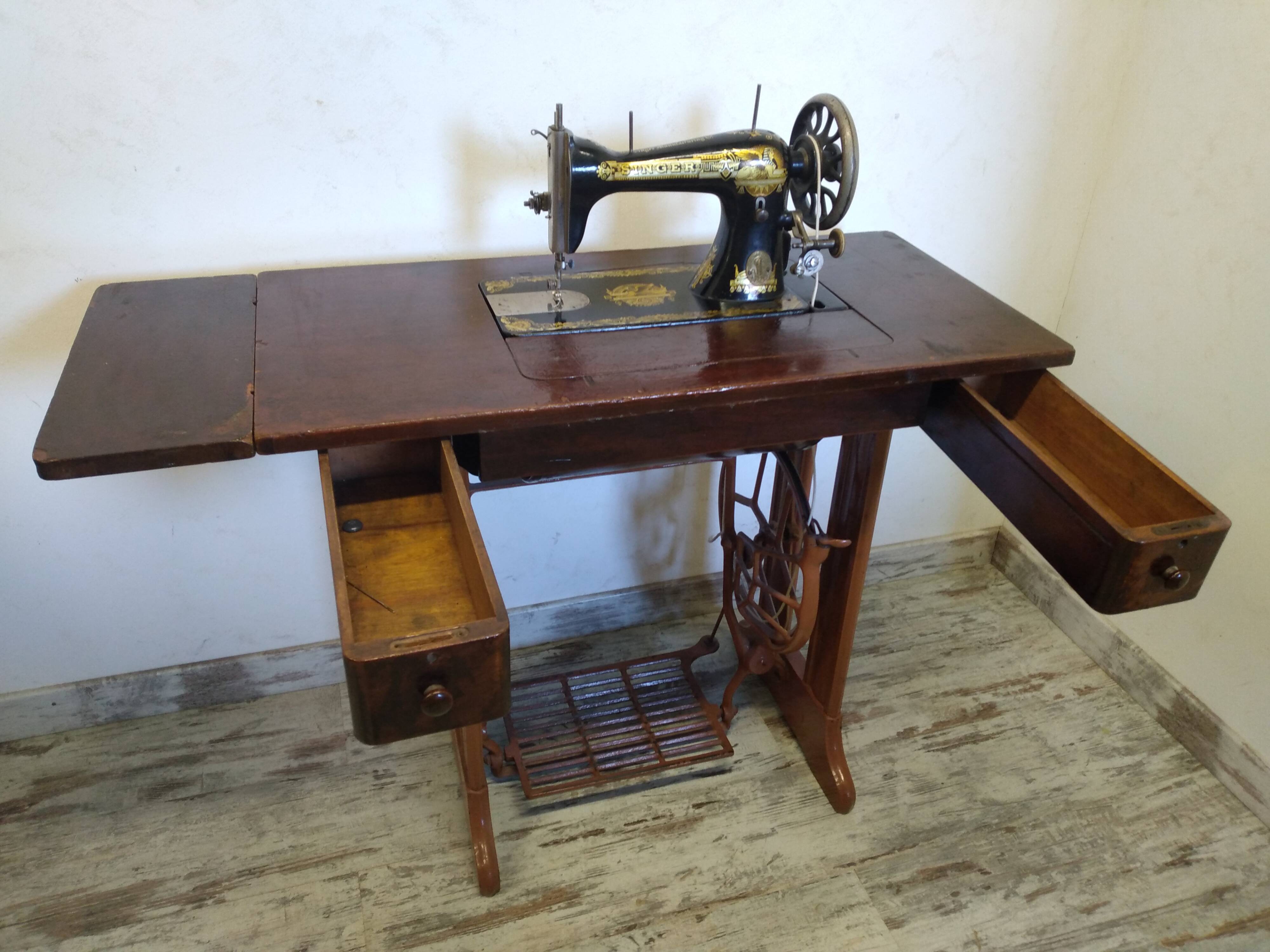 Singer sewing machine 1906 Egypt