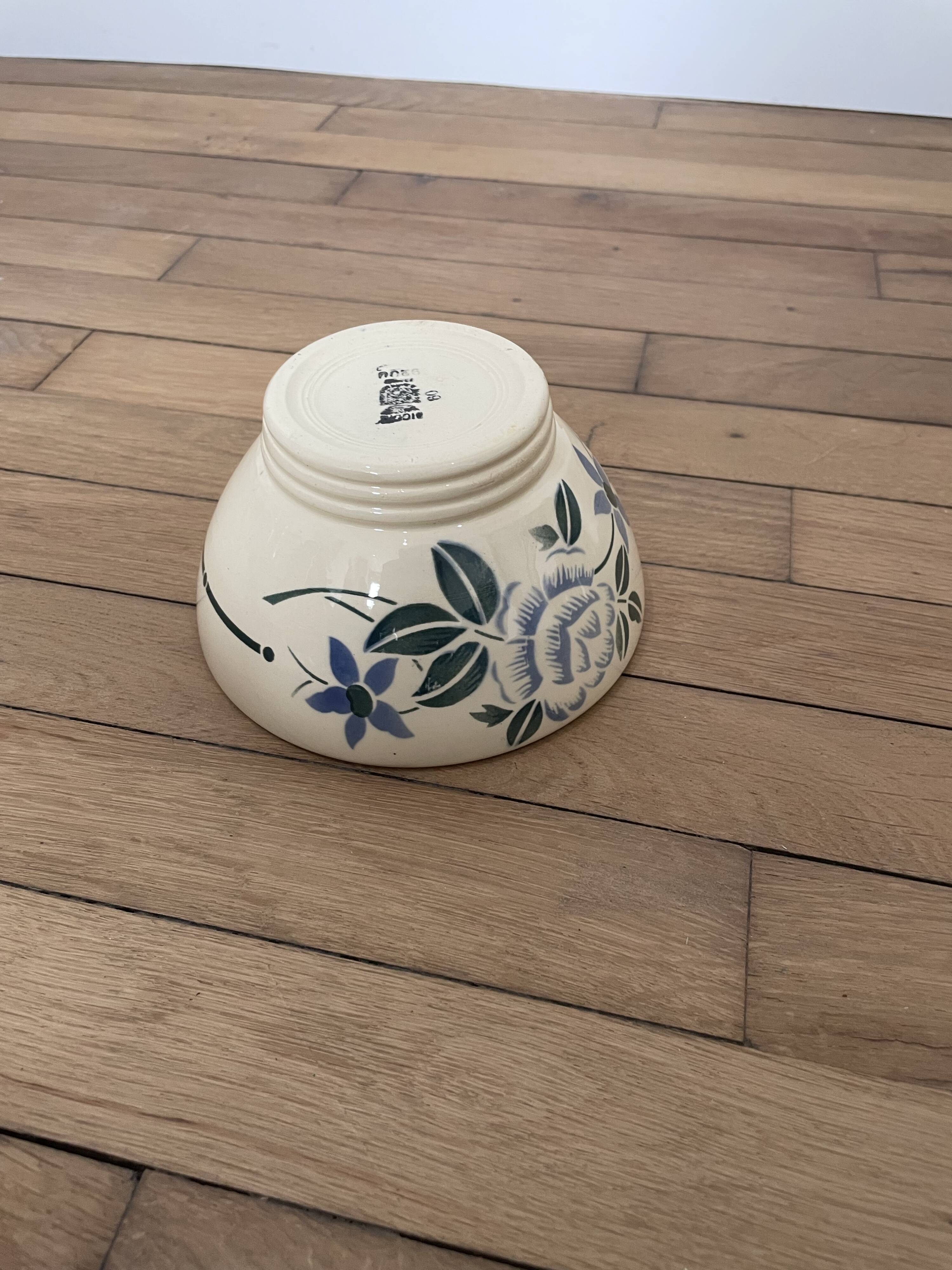 Vintage porcelain bowl 251007