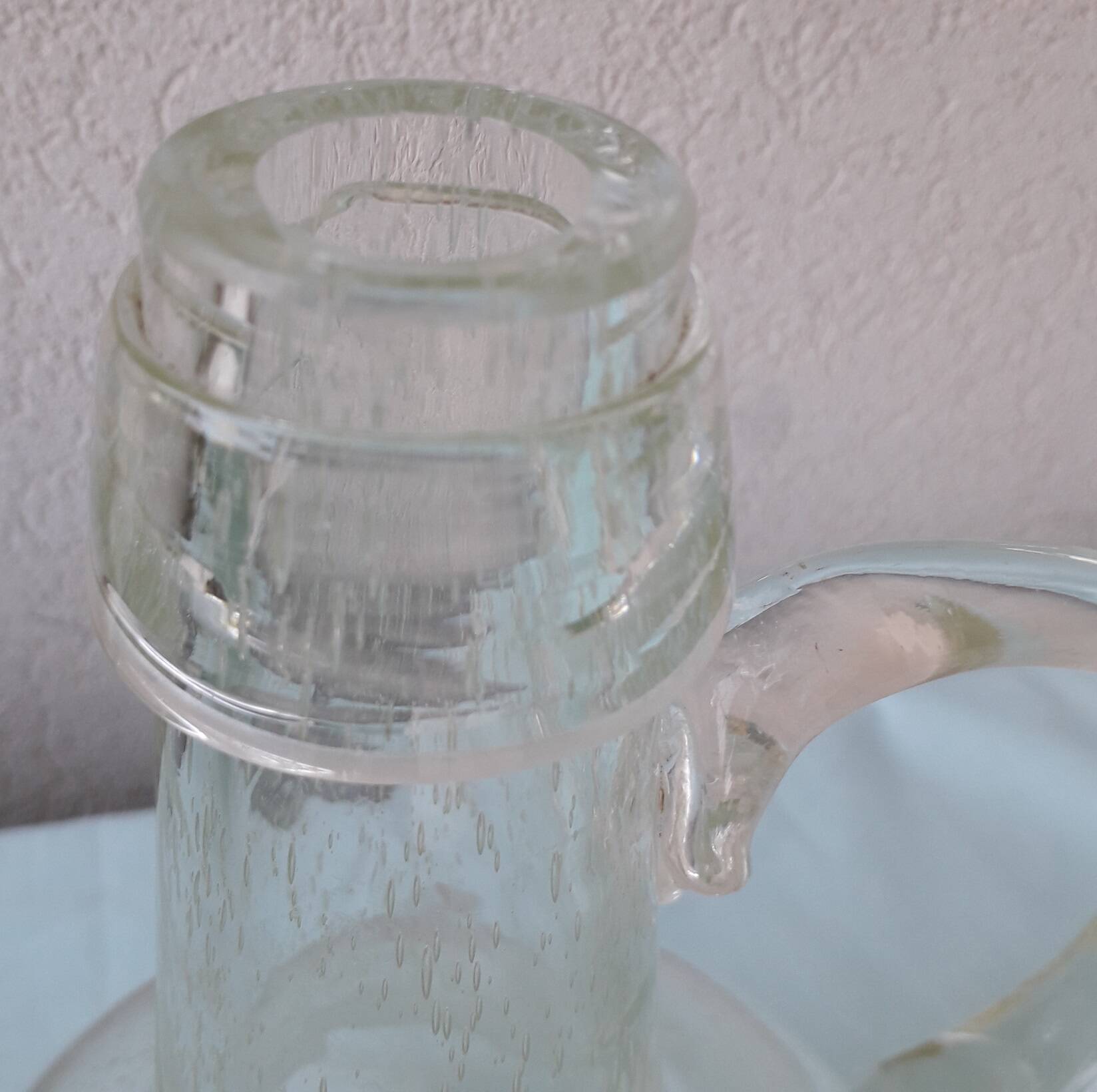 Bubble glass carafe