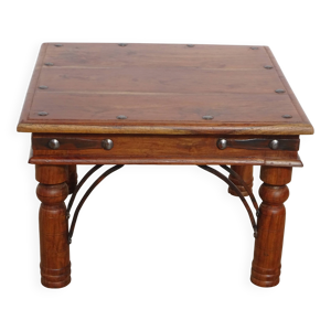 table de salon carrée