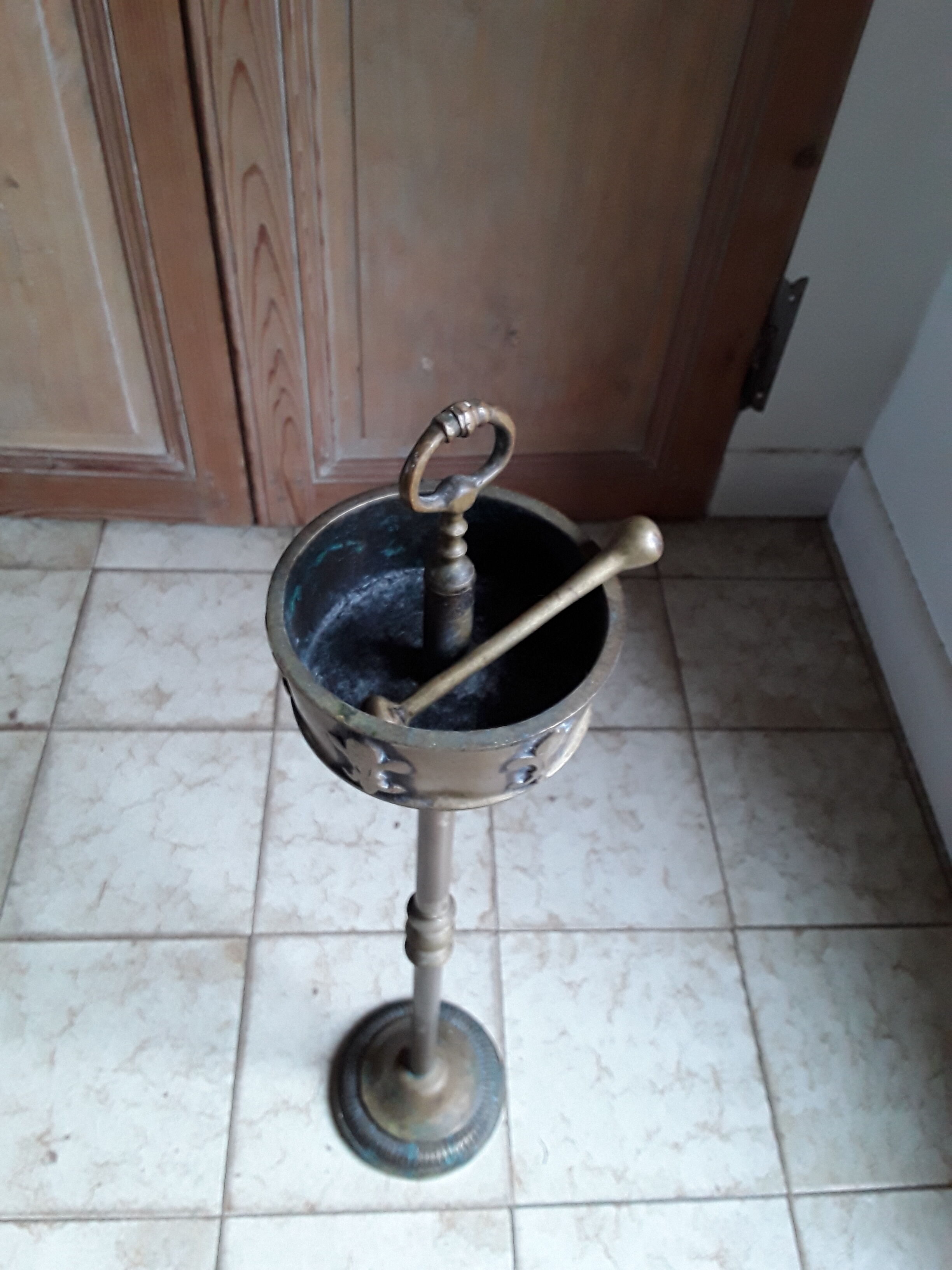 Ashtray on Golden foot