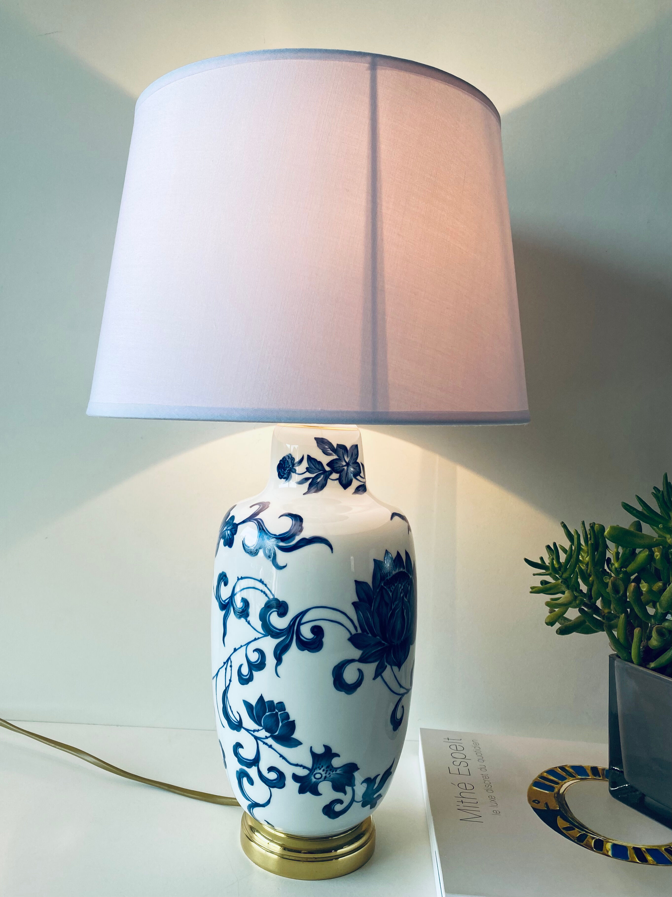 Paris porcelain lamp