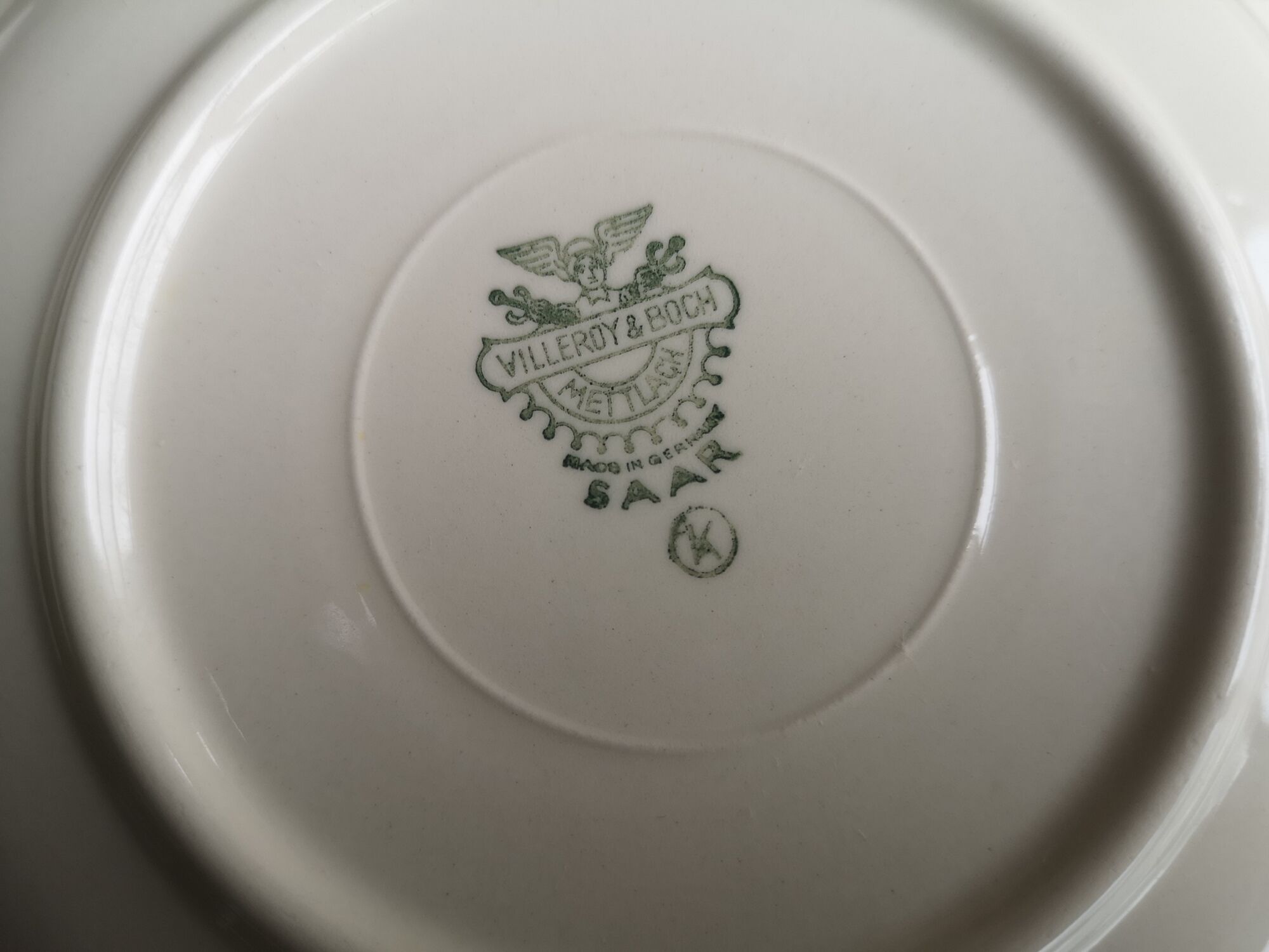 6 Villeroy & Boch deposed hollow plates in ceramics gold decoration