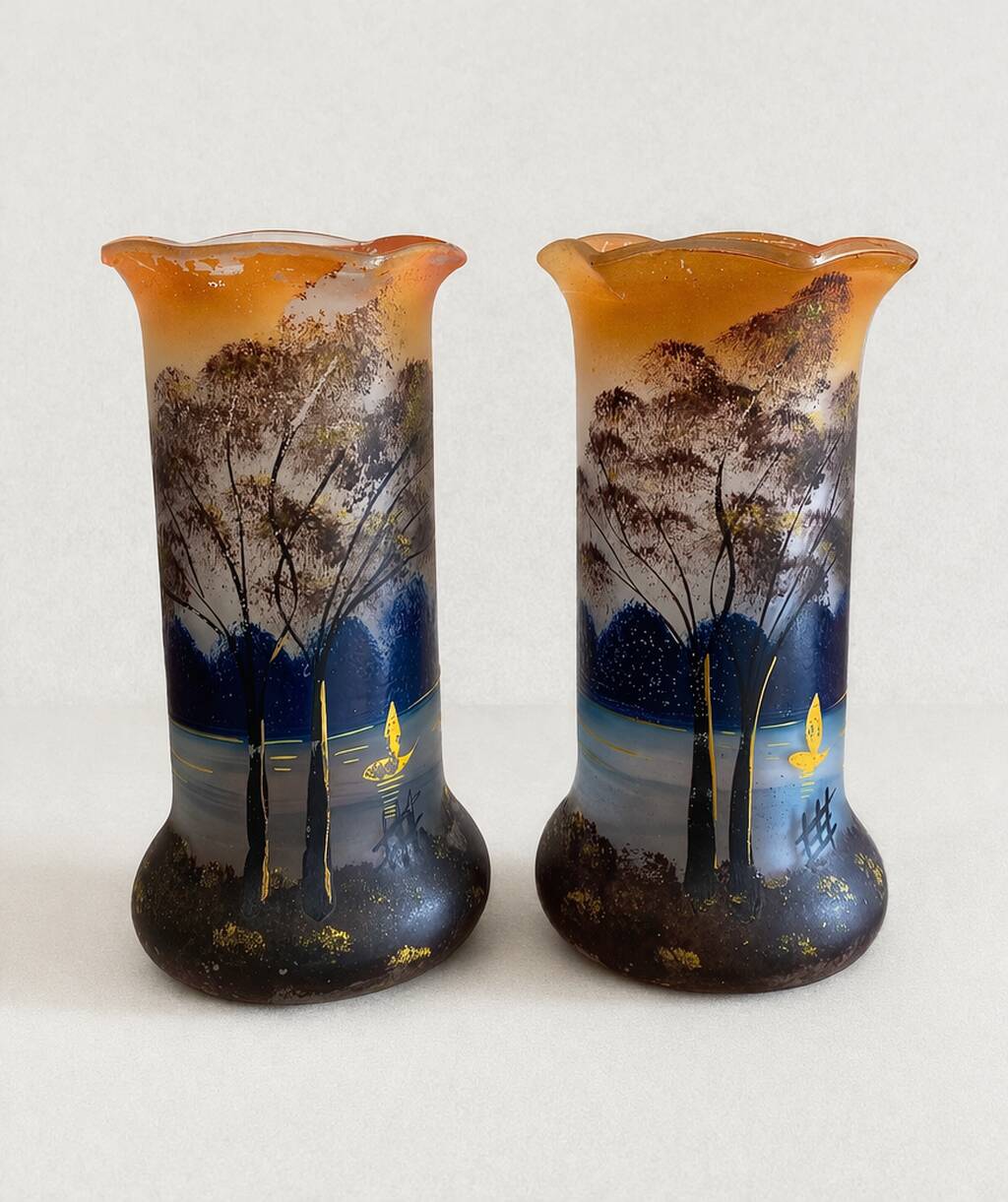 Paire de vases art nouveau en verre peint