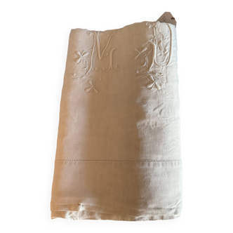 Drap Brodé Ancien . M D