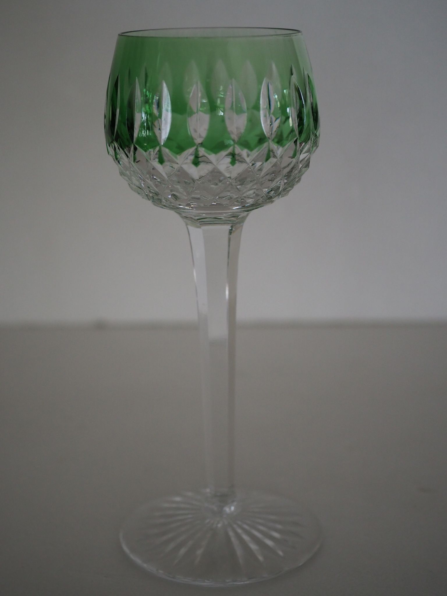 Verre en cristal –   roemer vert - saint-louis - pointe de couleur verte