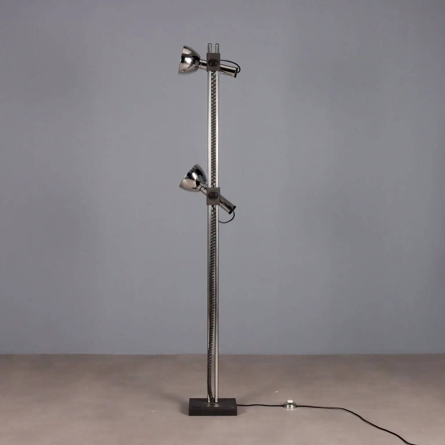 Vintage floor lamp in chrome metal, Italian design from the 1970s.