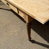Farm table