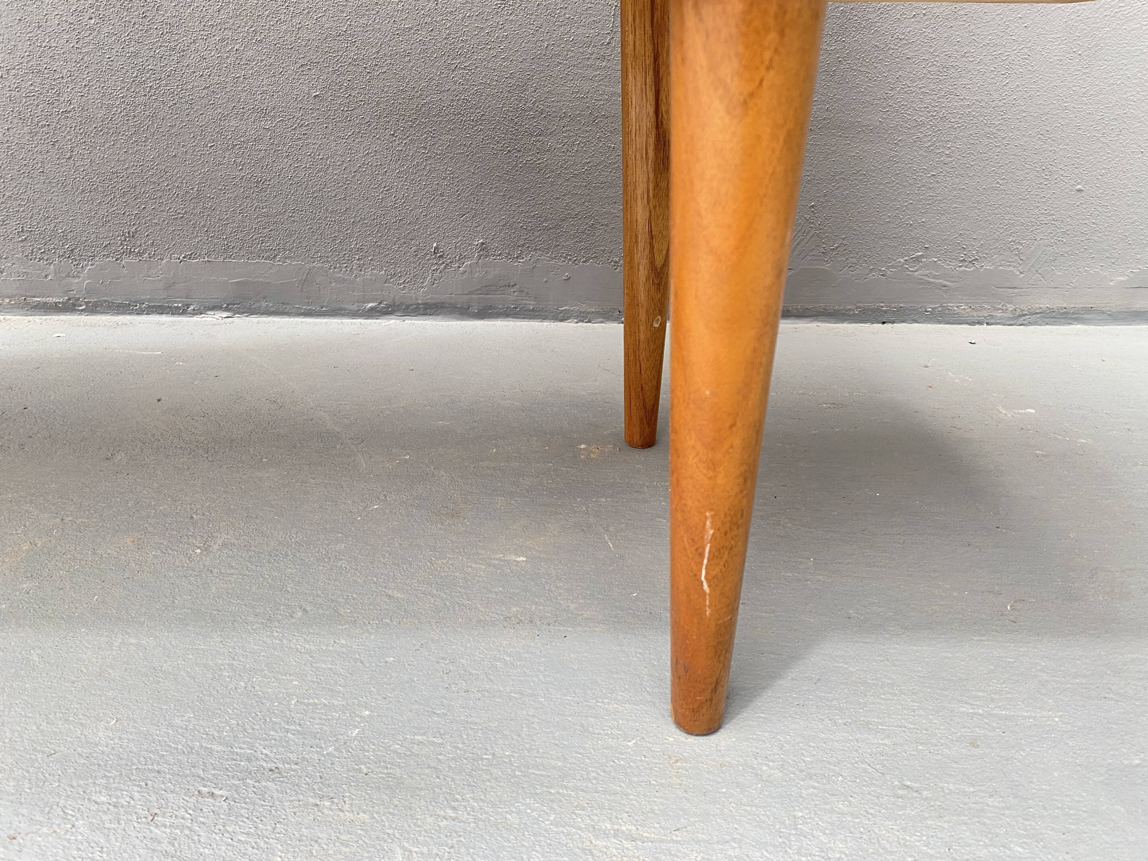 Bureau en noyer du milieu du siècle, années 1970, Tchécoslovaquie