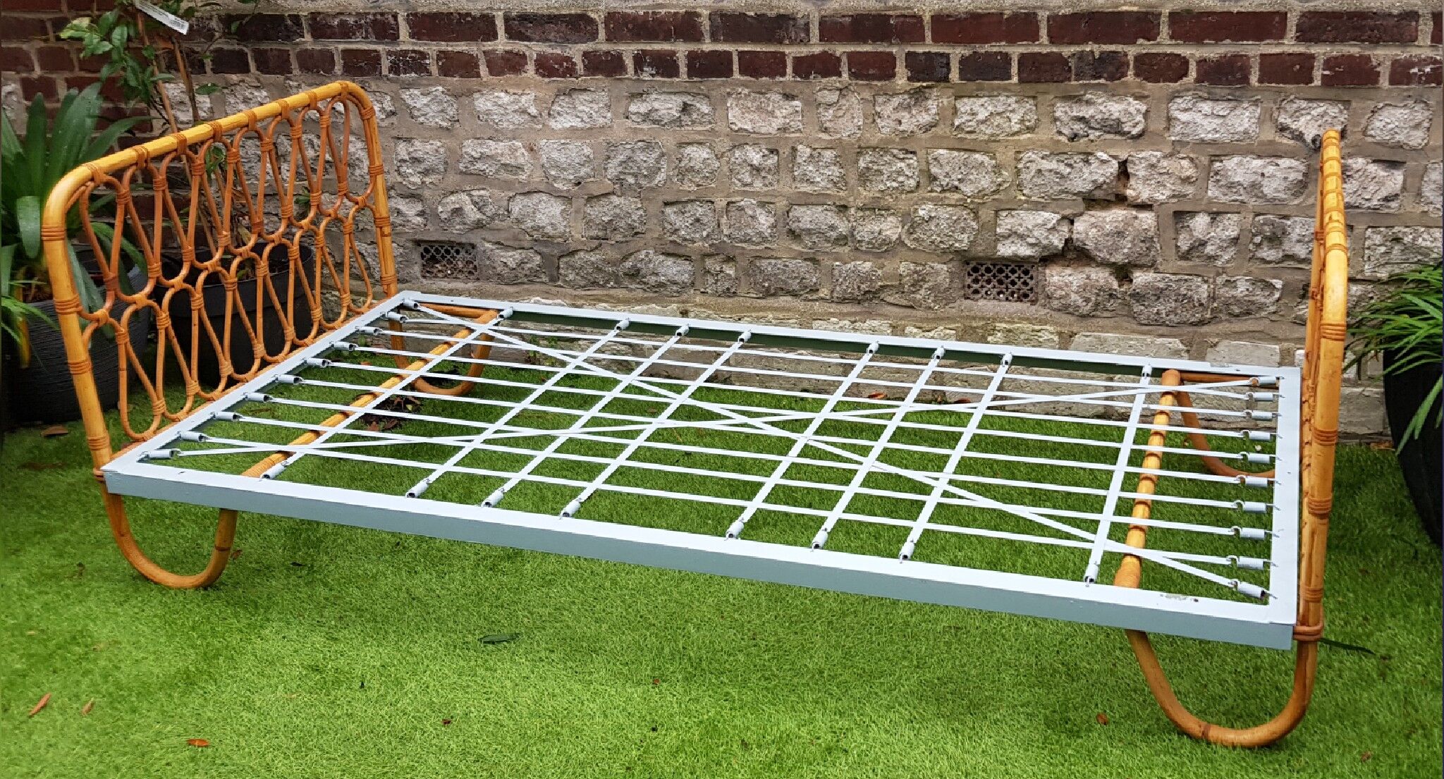 Bed rattan circa 1960