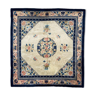 Tapis carré vintage Art Déco de Pékin Chine