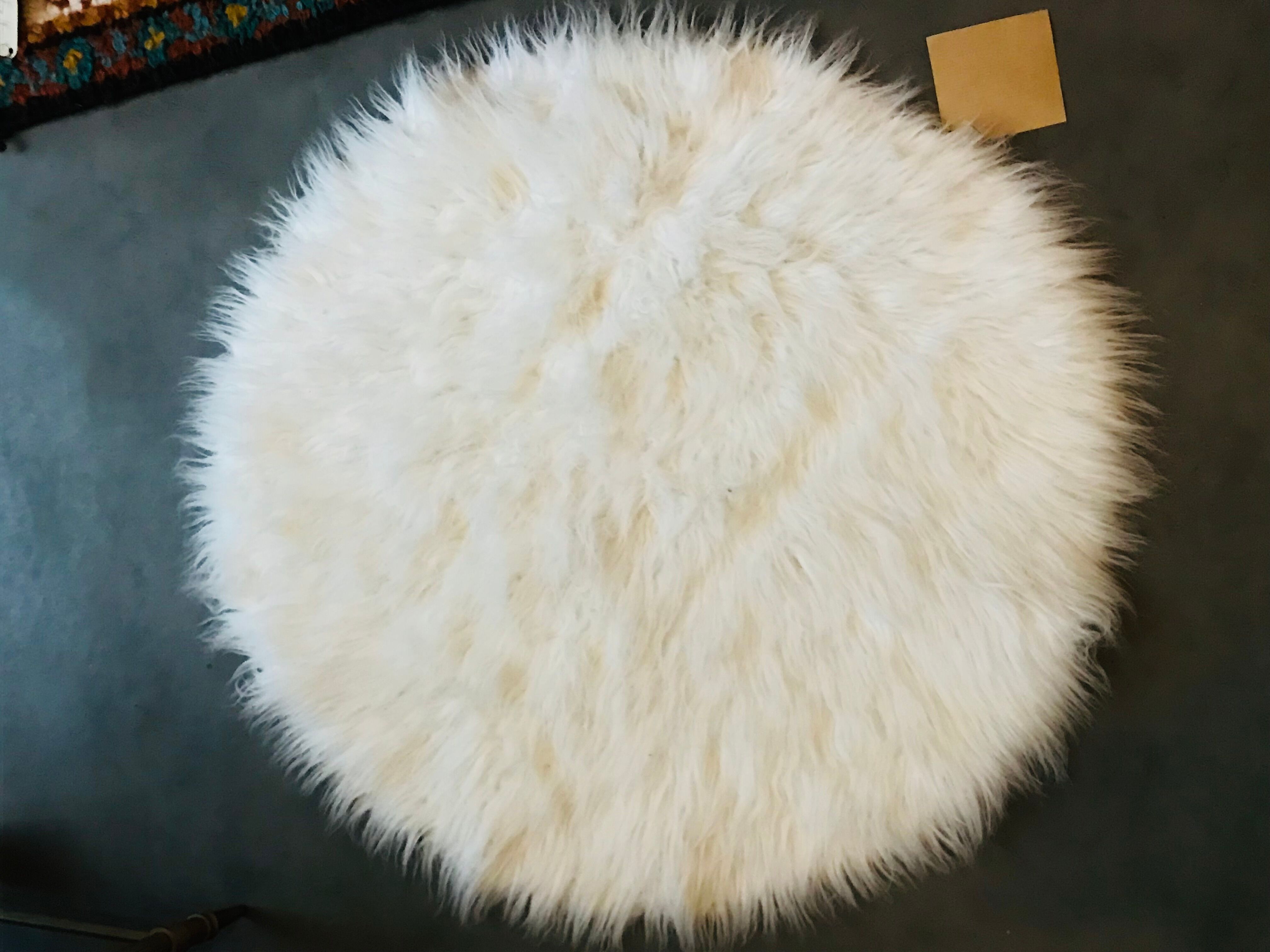 White fur carpet