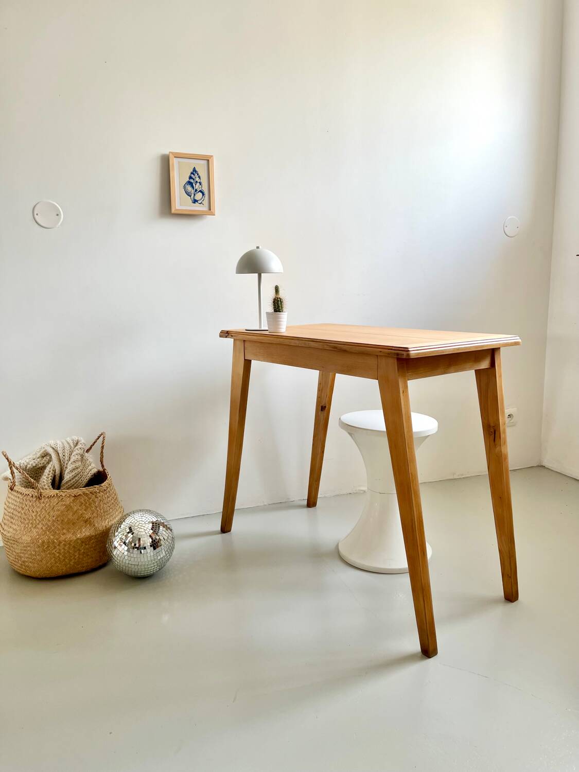 Table appointment / small desk with compass legs 1950