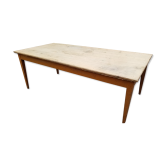Farm table