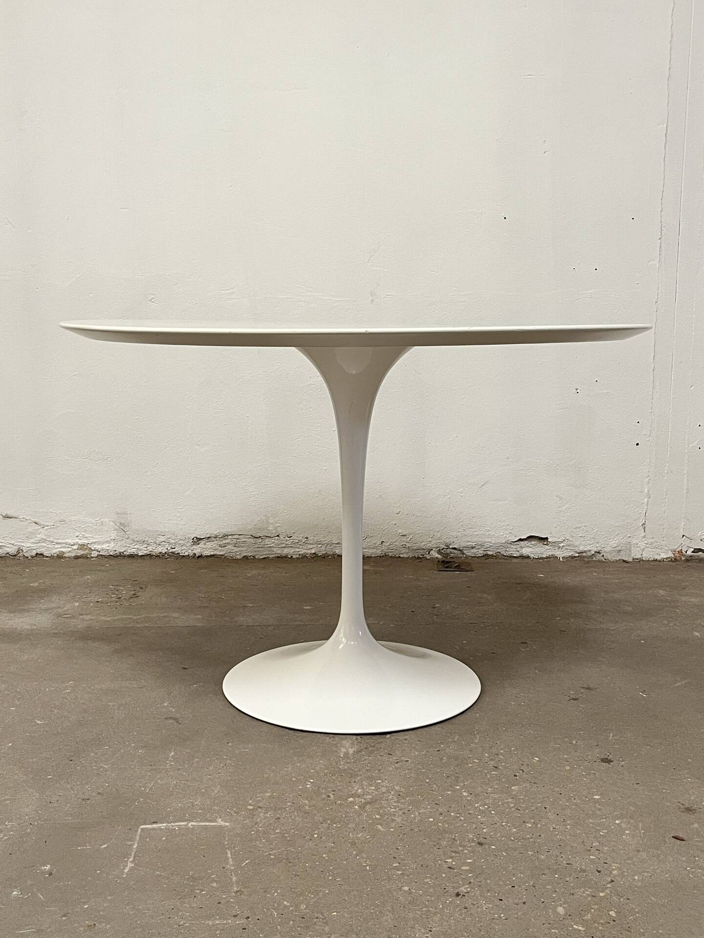 Table Tulip Eero Saarinen pour Knoll
