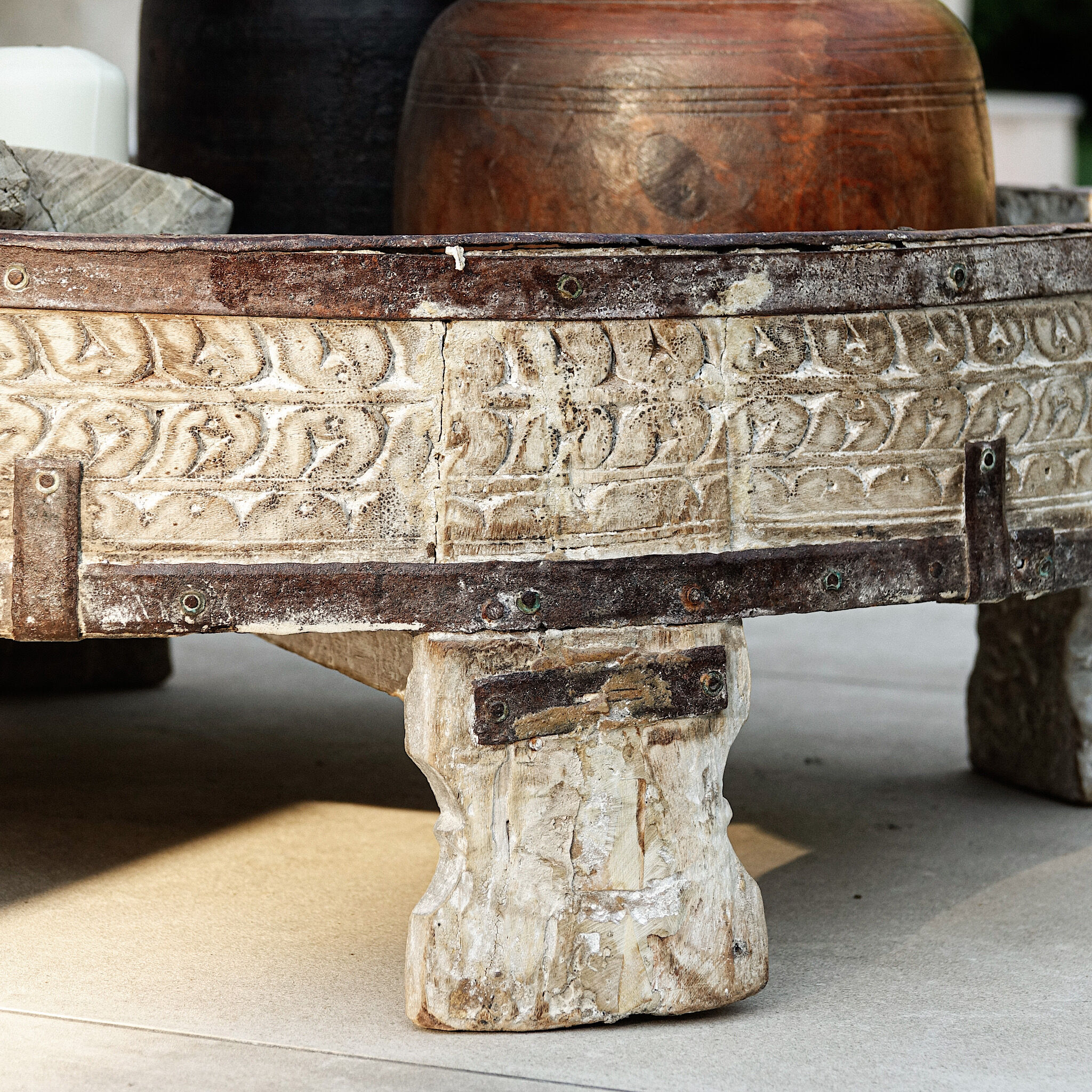 Chakki - Old coffee table n°14