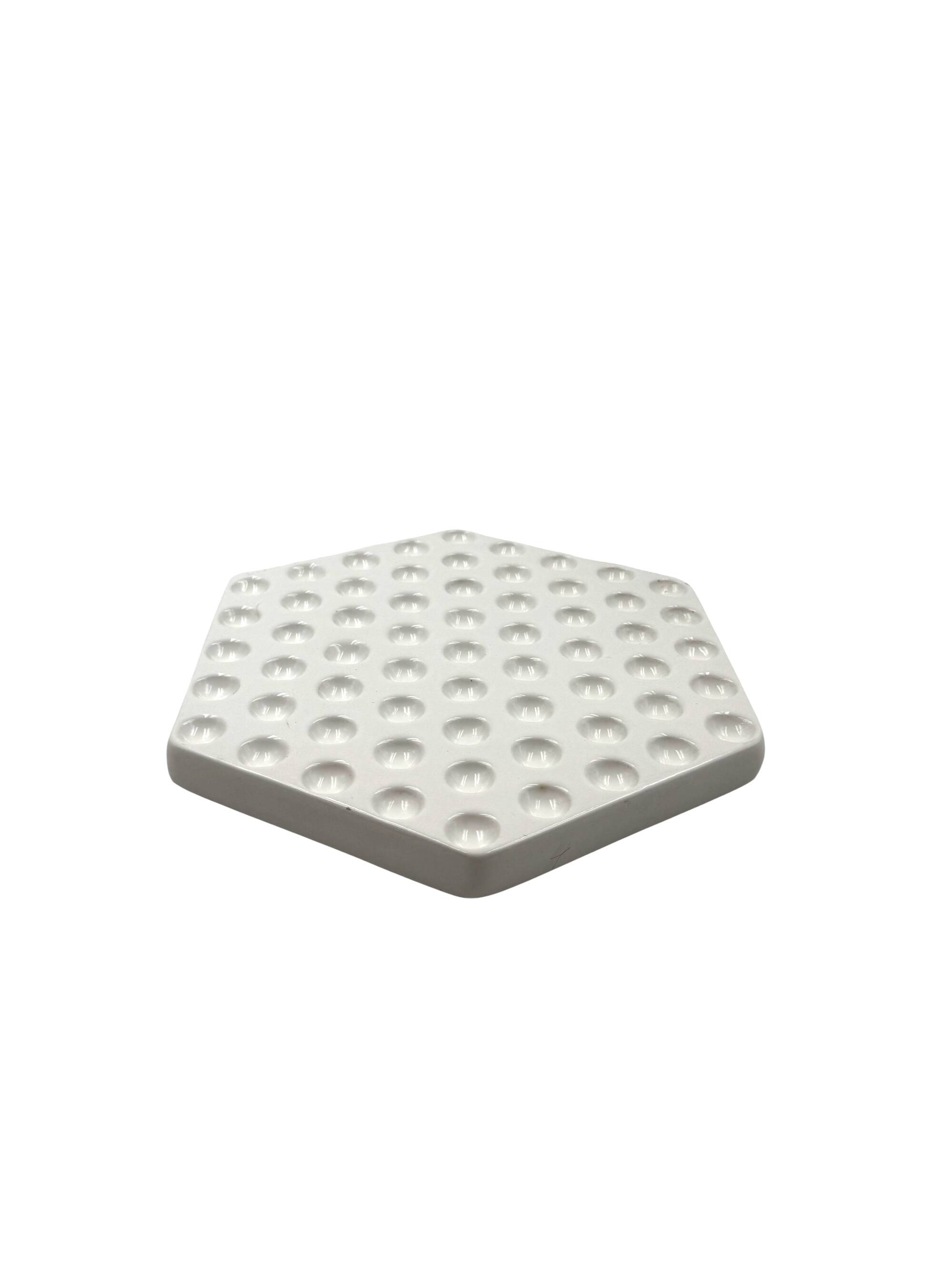 Space age white ceramic plate, Ennio Lucini, Gabbianelli Italy ca. 1970