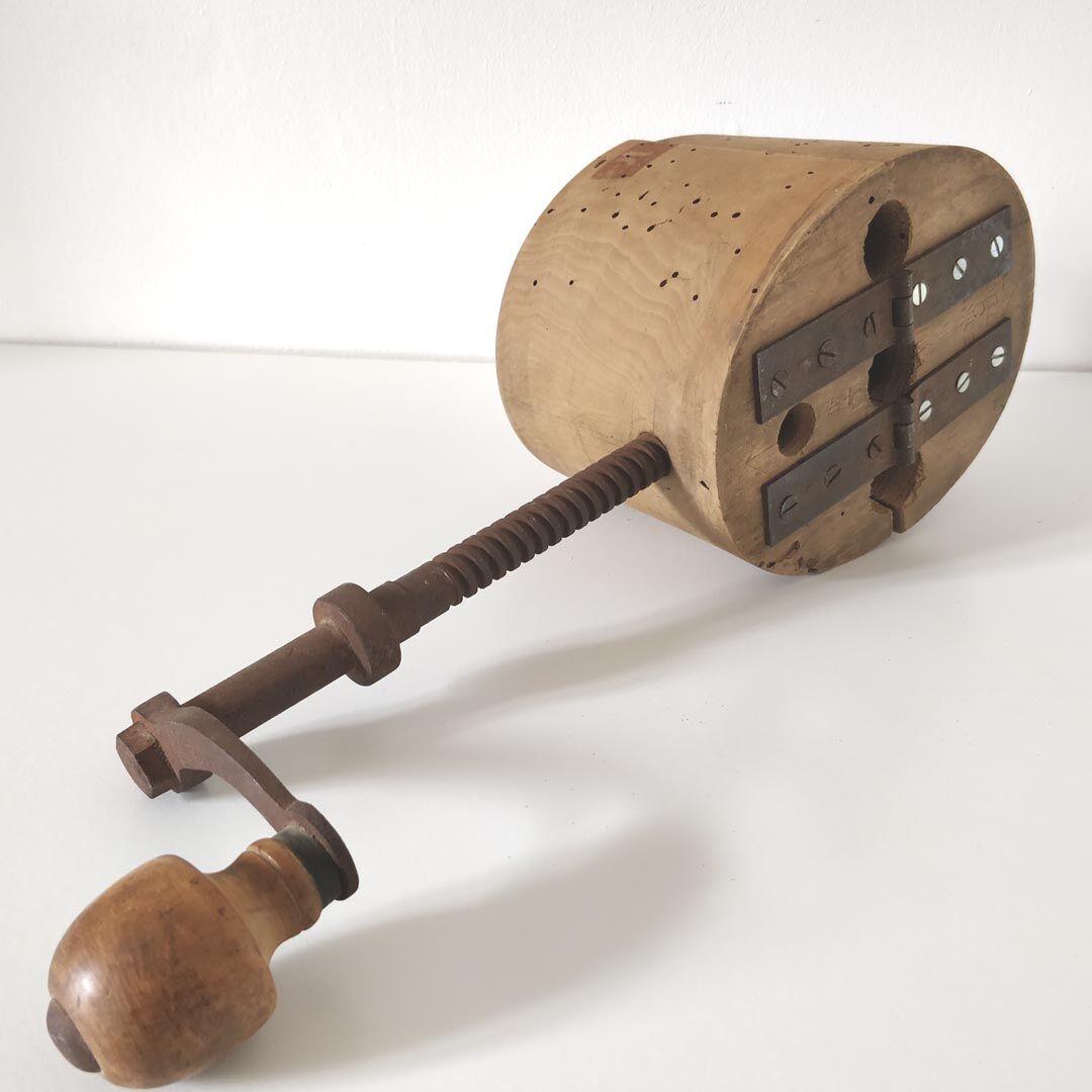 Head hat shape early 20th century