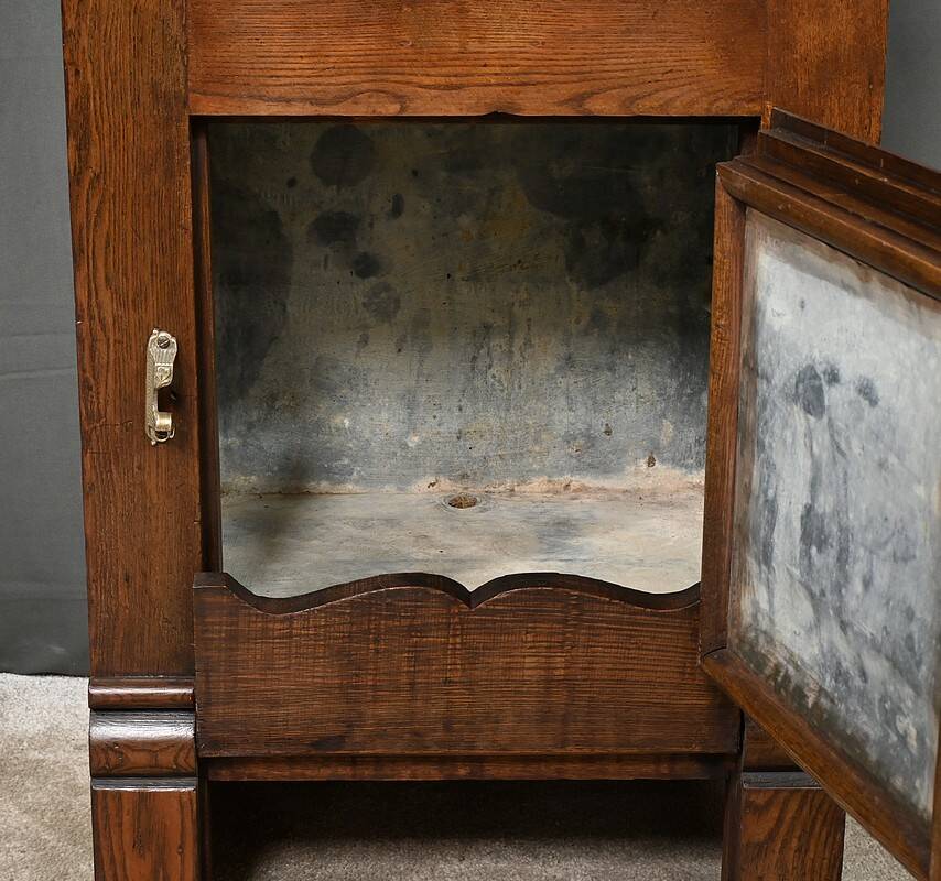 Small Oak Icebox – Early 20th Century