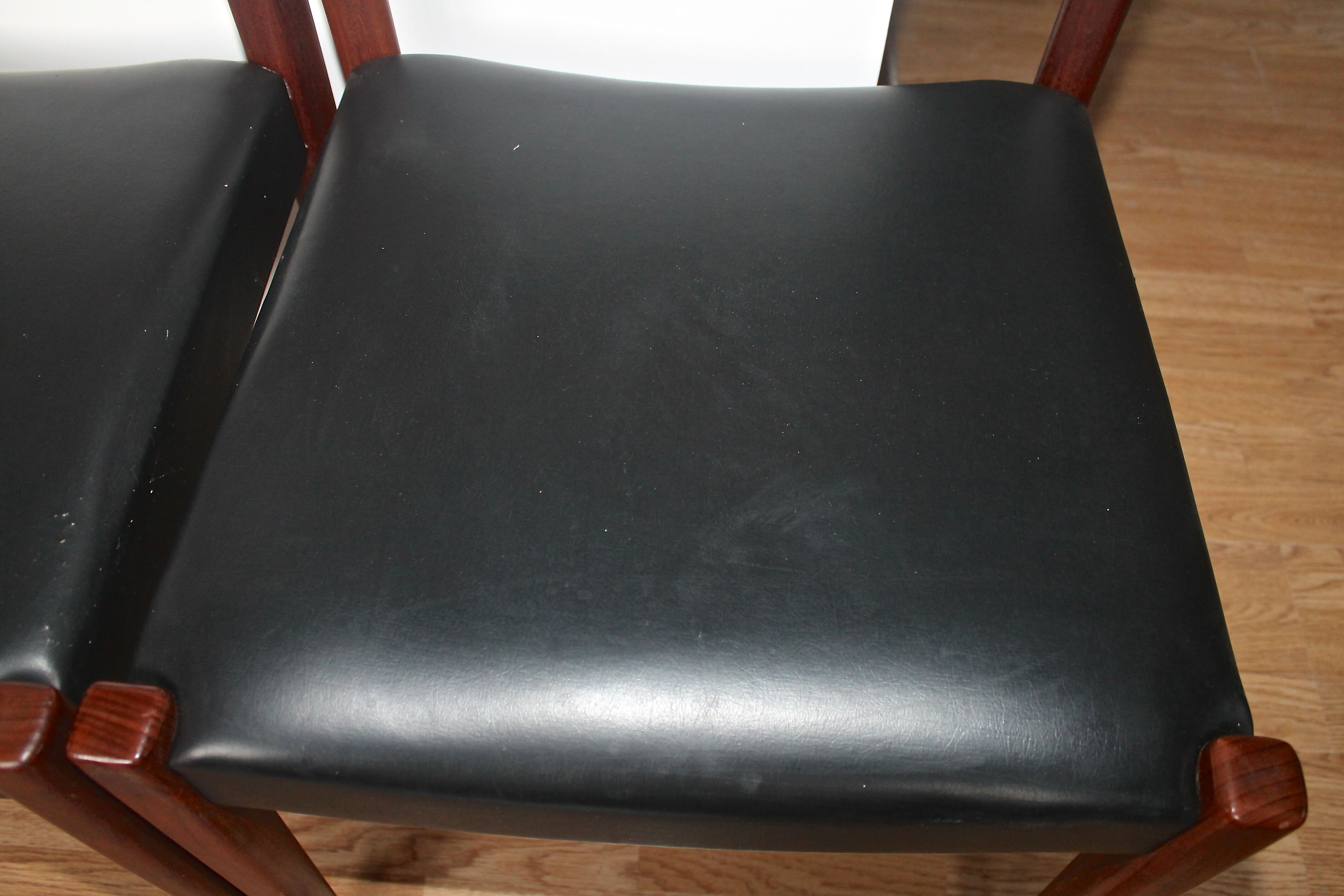 Lot de 4 chaises Niels Otto Moller en teck scandinave 60