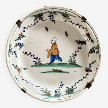 Earthenware plate with polychrome decoration - 18th century