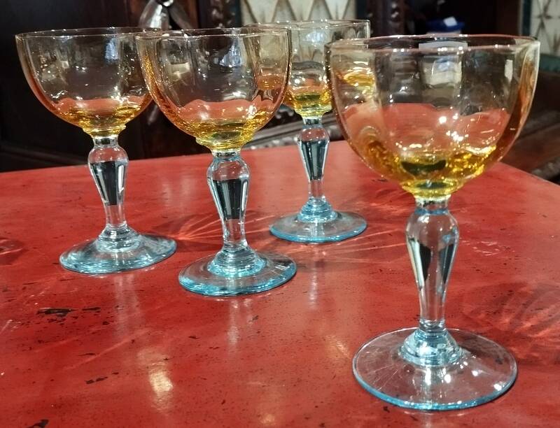 6 liqueur glasses in the George Sand design.