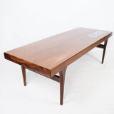 Table basse en palissandre avec carreaux bleus conçue par Johannes Andersen, années 1960