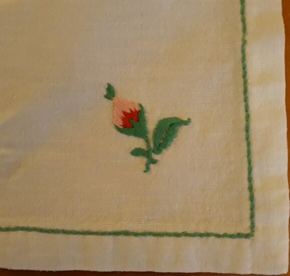 Tablecloth "Fleurie" embroidered hand and its 12 towels 80s