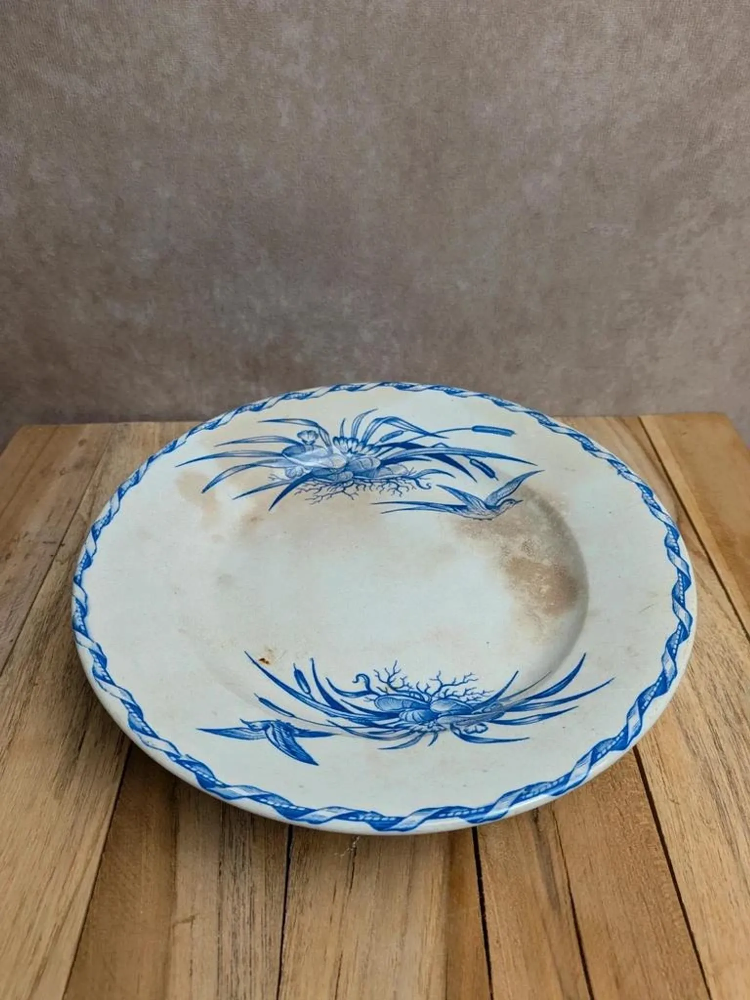 Compotier sur pied bas Terre de fer HB Choisy-le-Roi – Décor oiseaux bleu