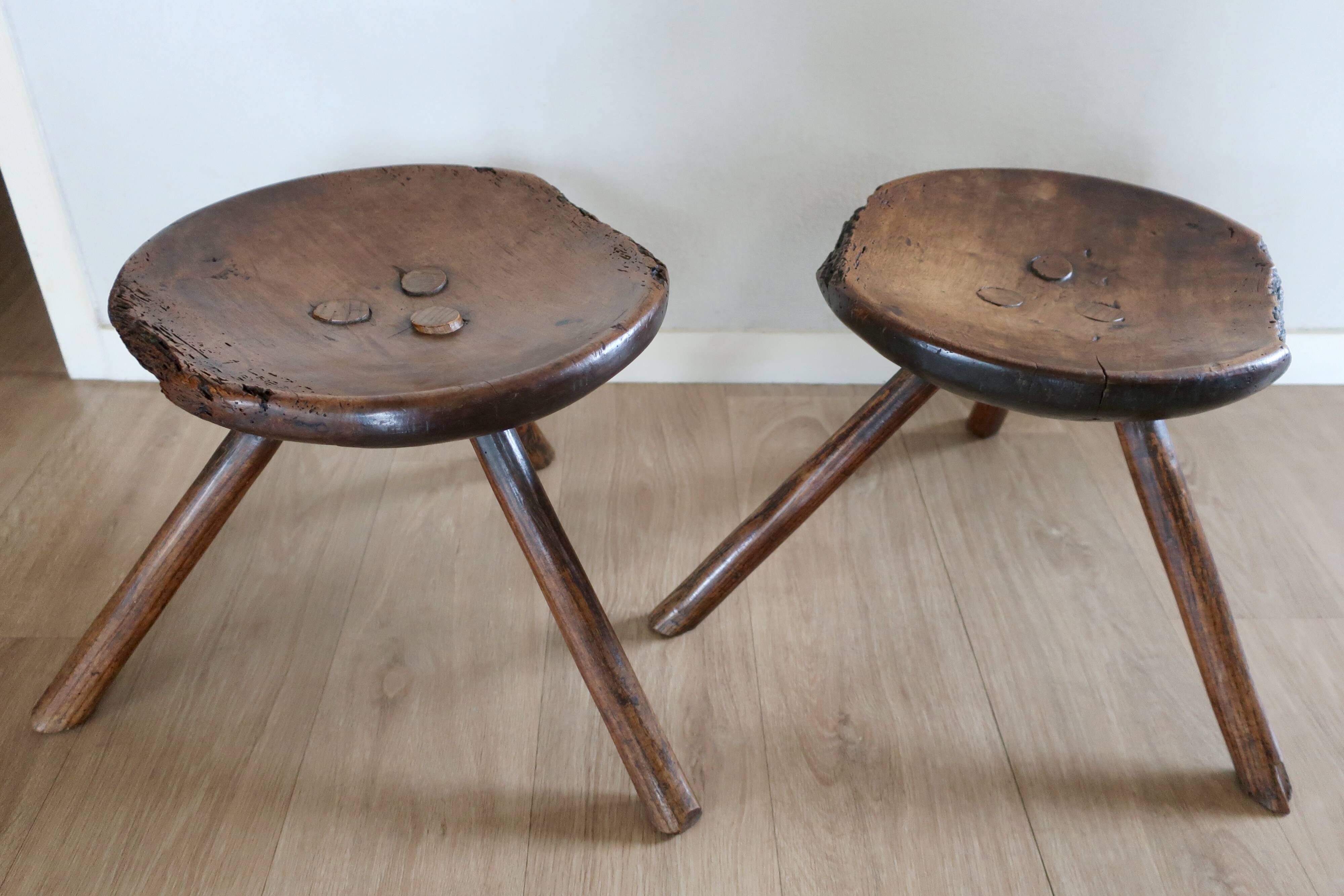 2 Tabourets Tripodes de Berger, de Vacher, Début du XXème siècle