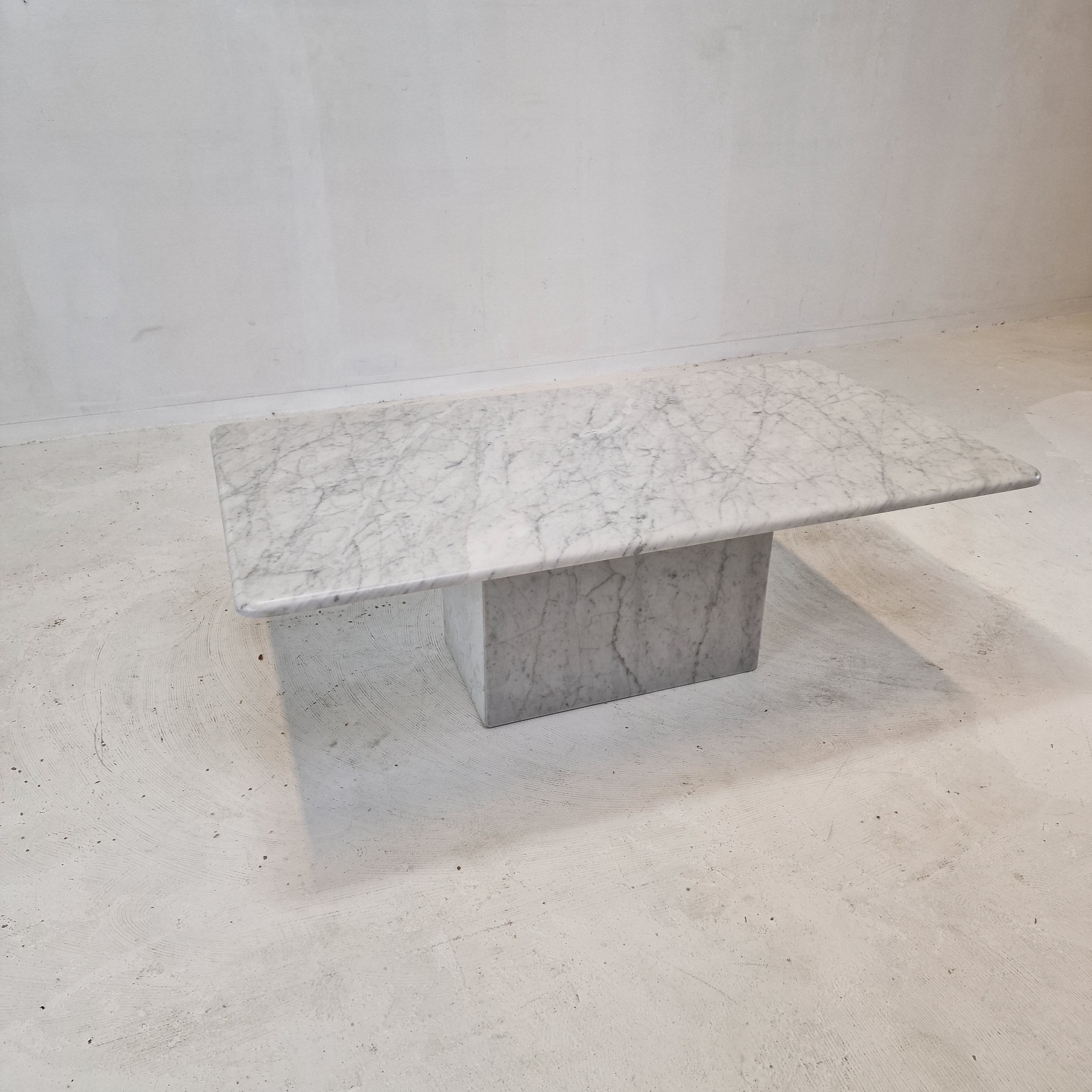 Italian marble coffee table, 1980s