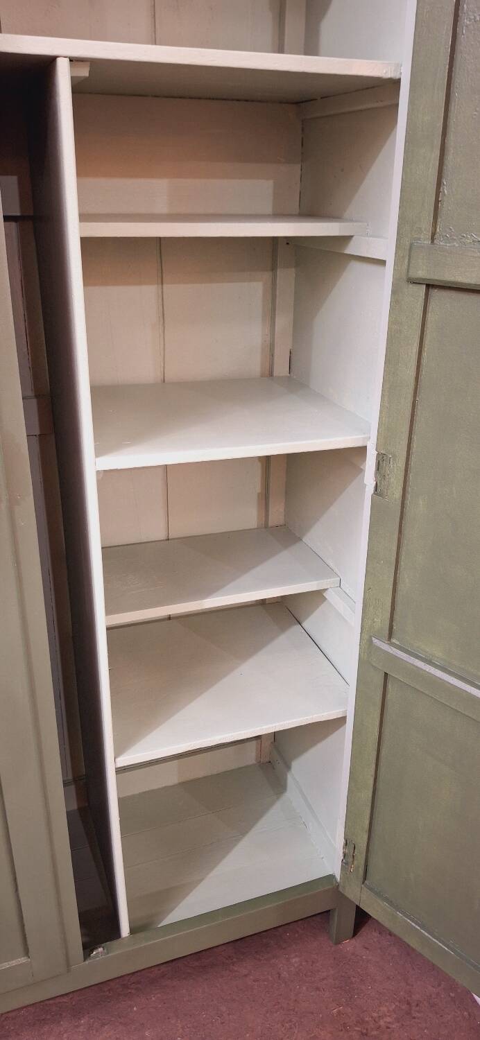 Armoire vintage