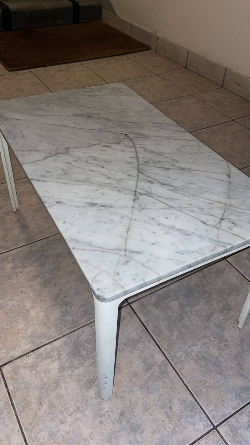 White marble base table