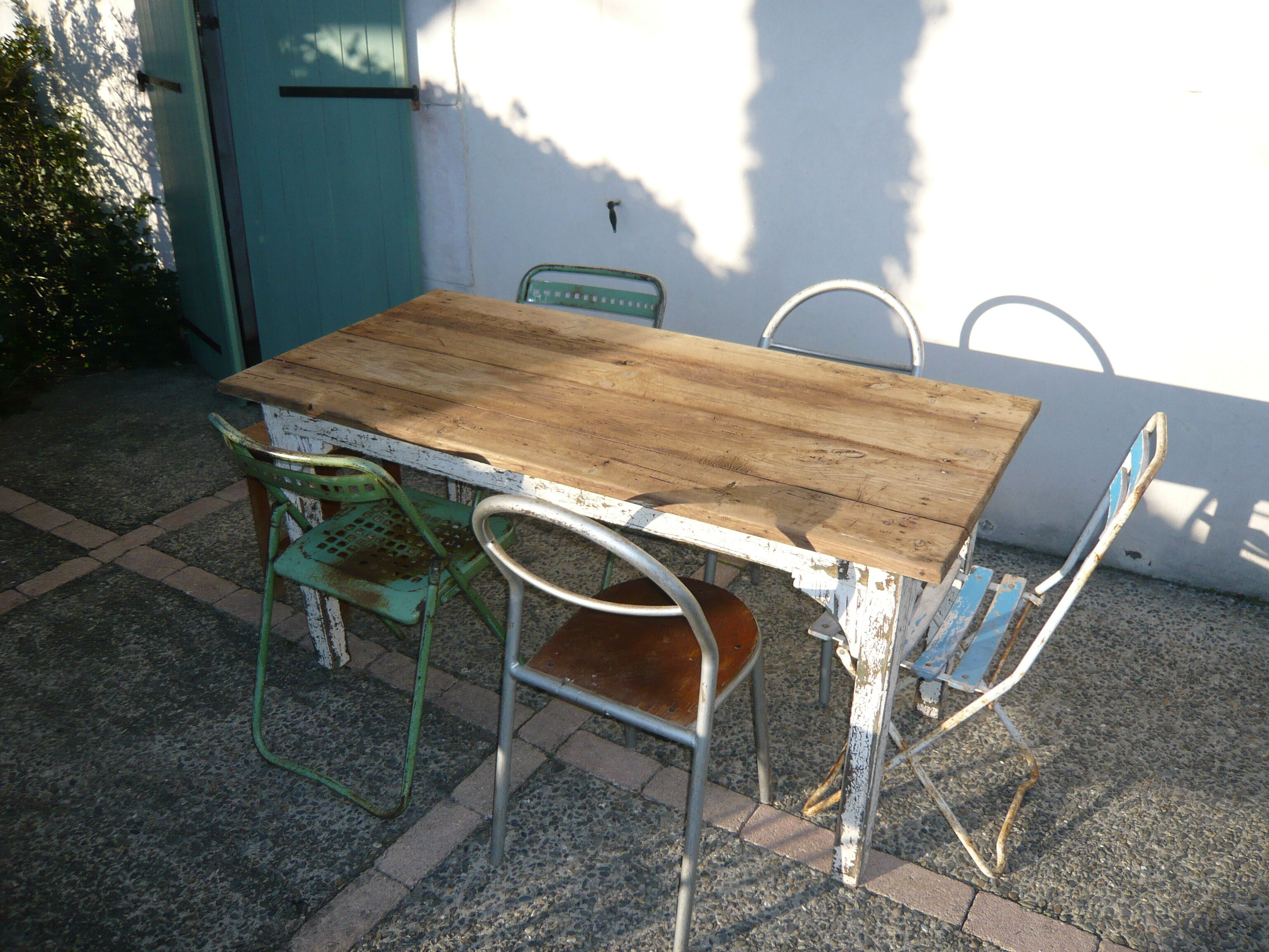 Farm table