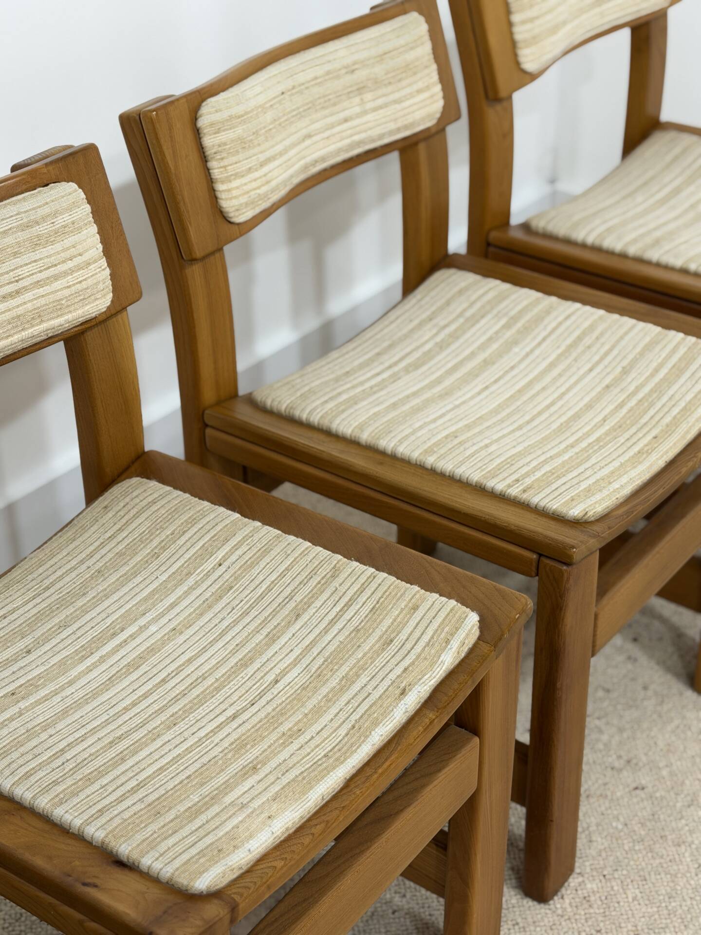 4 chaises en orme massif années 70