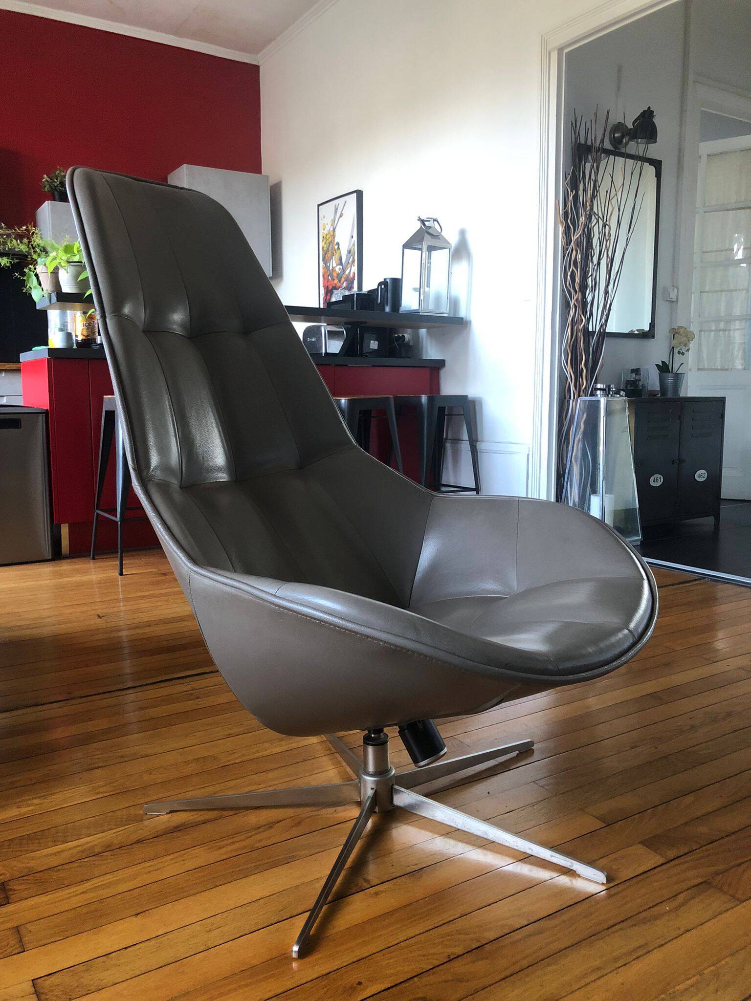 Boston armchair (boconcept) excellent condition / moulded leather