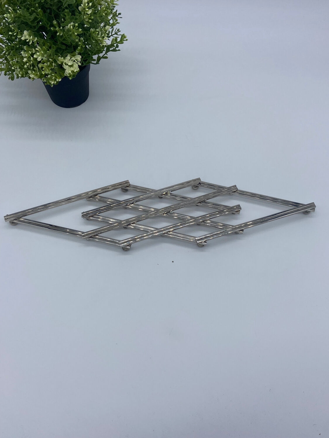 Trivet, silver metal, art deco, vintage, extendable