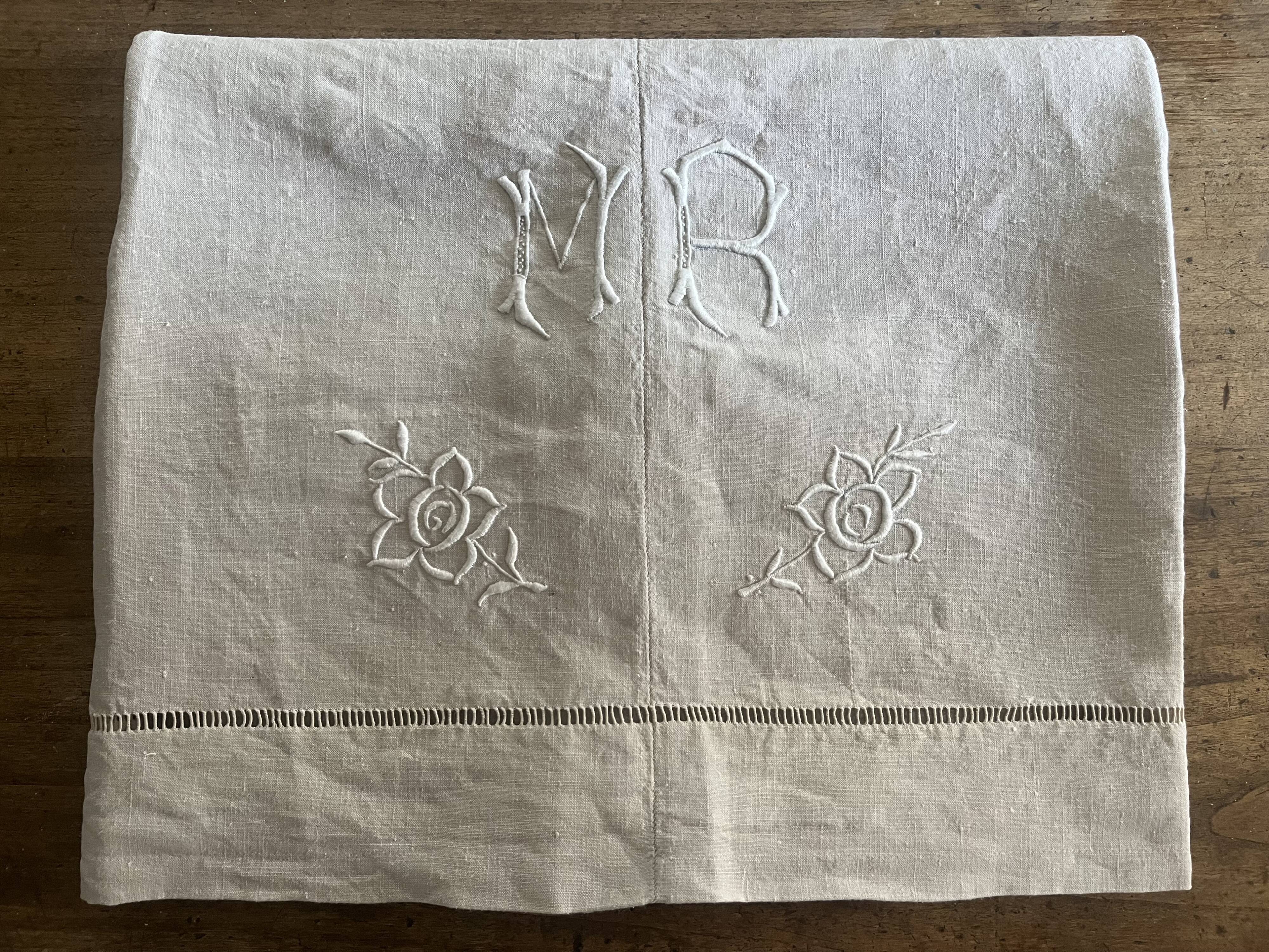 Linge ancien, drap brodé, monogramme MB