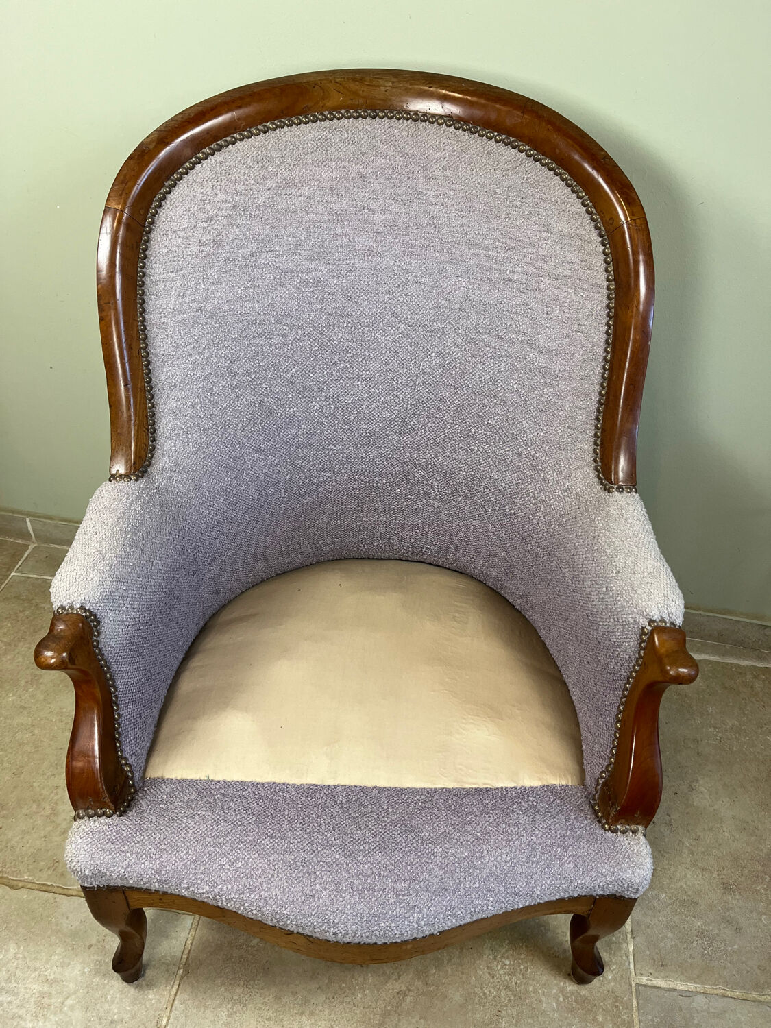 Fauteuil Louis Philippe  en bois et tissu lilas