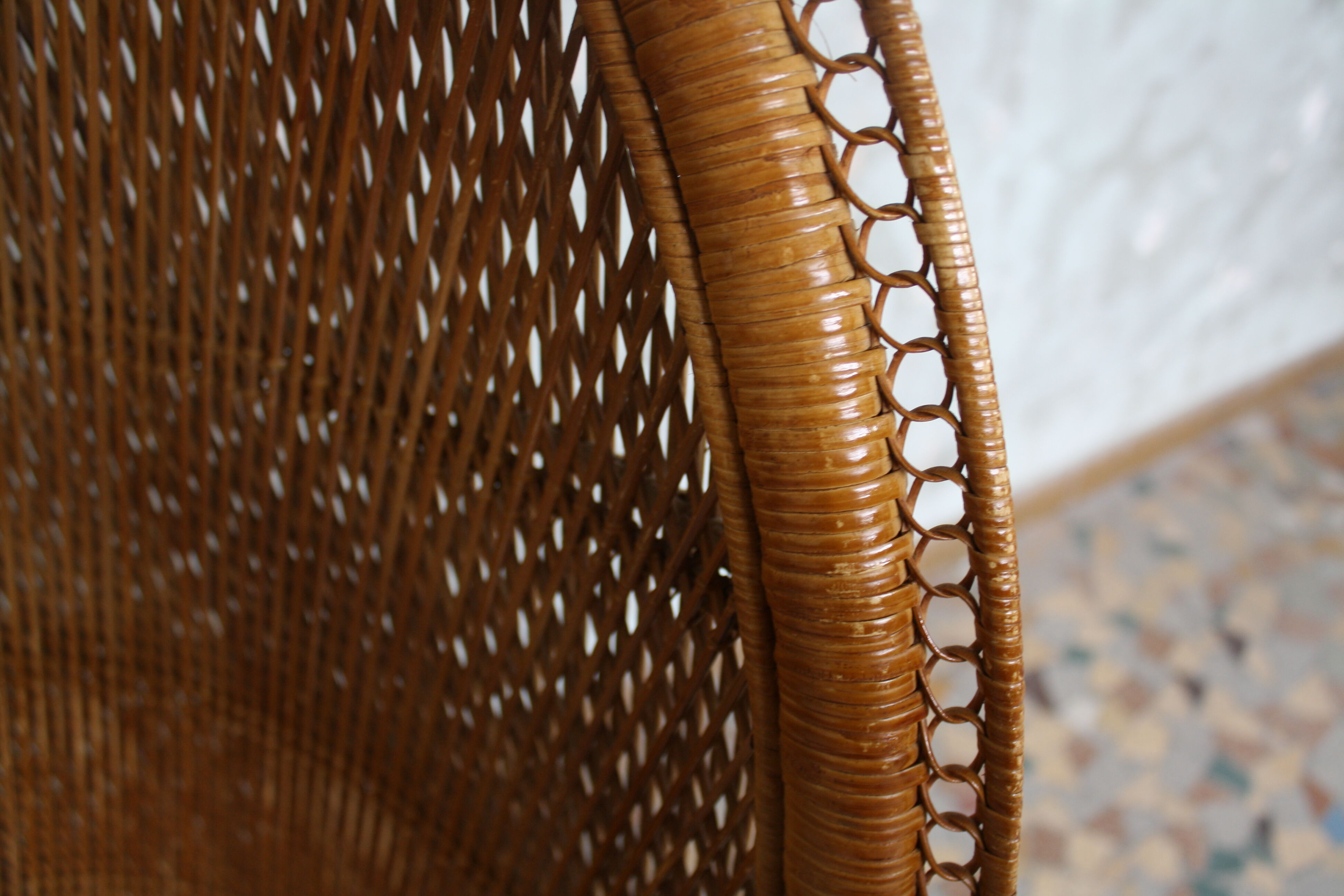 Fauteuil rotin style Emmanuelle 1970's