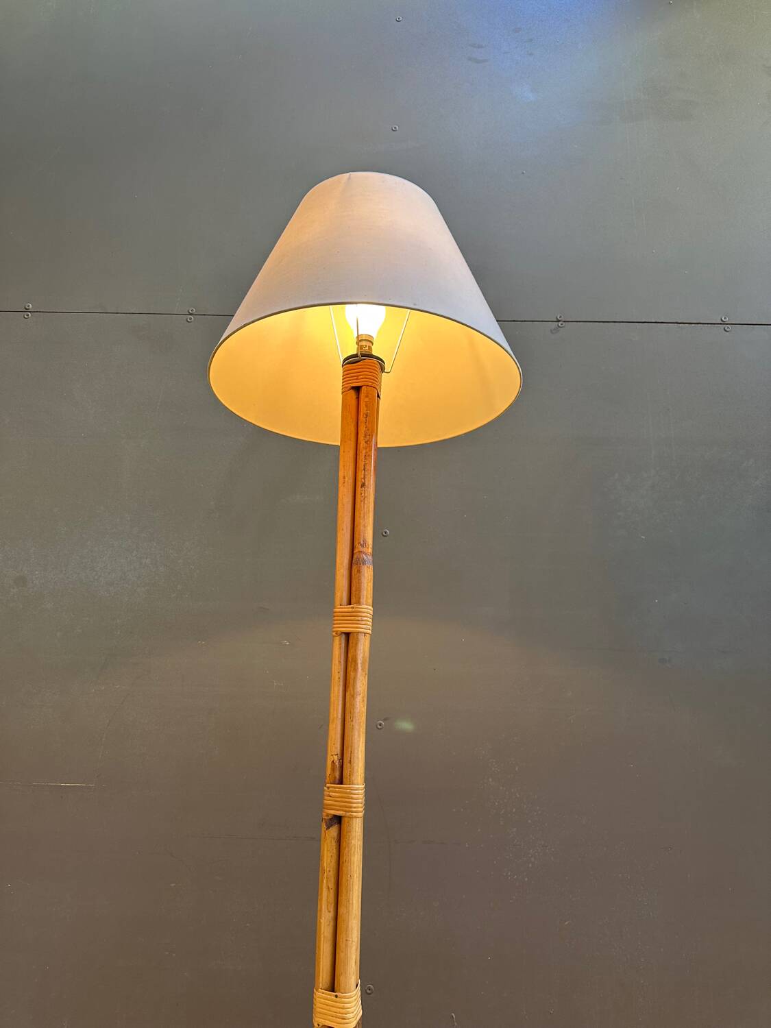 Tripod rattan floor lamp