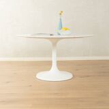 Wonderful Tulip coffee table from the 1970s