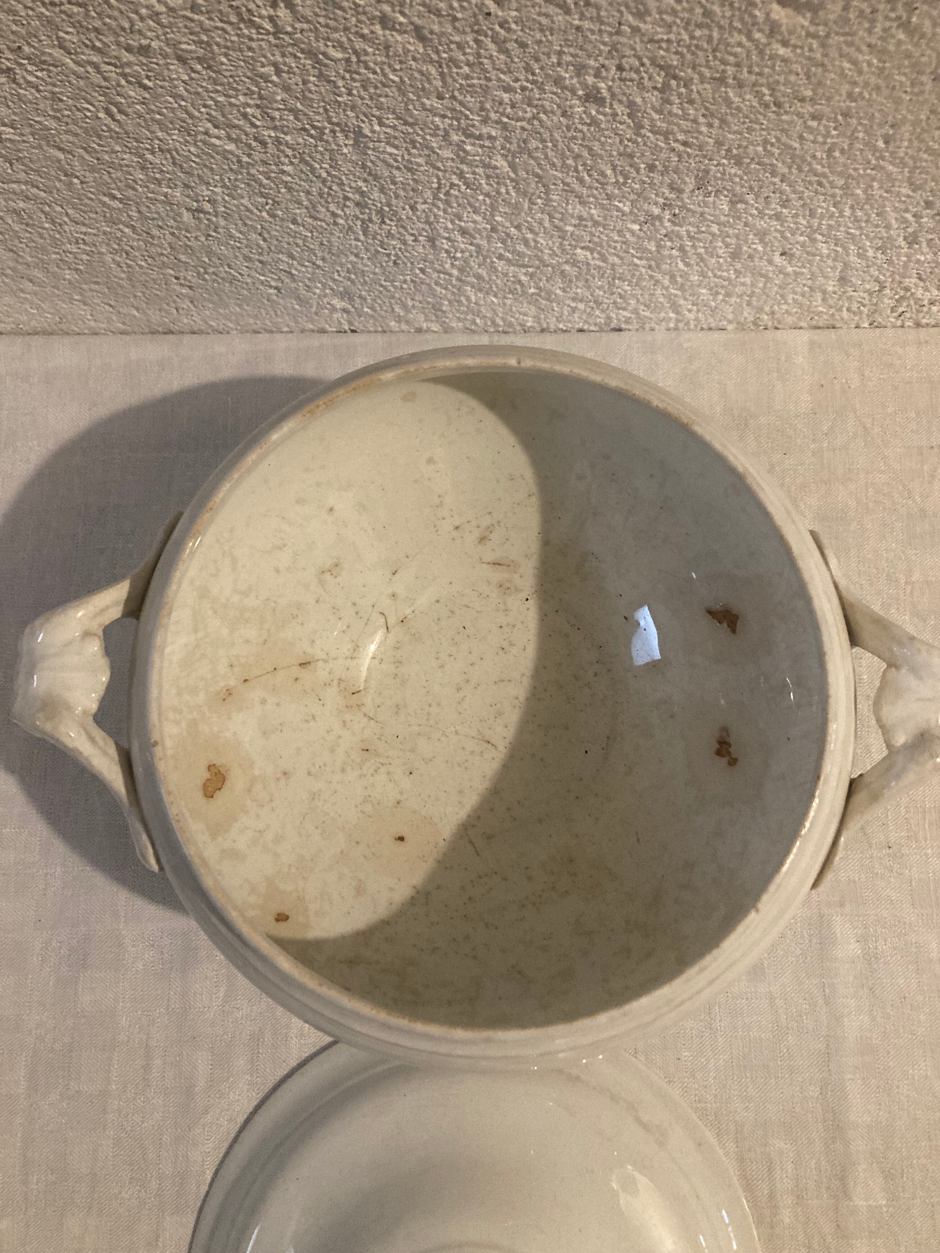 19th century tureen of Montereau