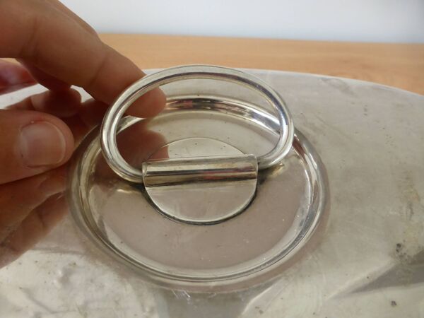 Cloche de service en métal argenté Ecruis monogrammée 240516