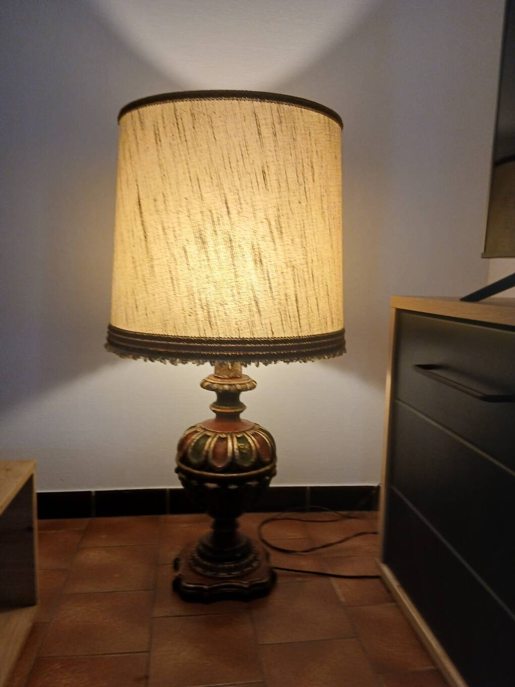 Vintage 1960s Venetian lamp – wooden base – Total height: 1.00 m