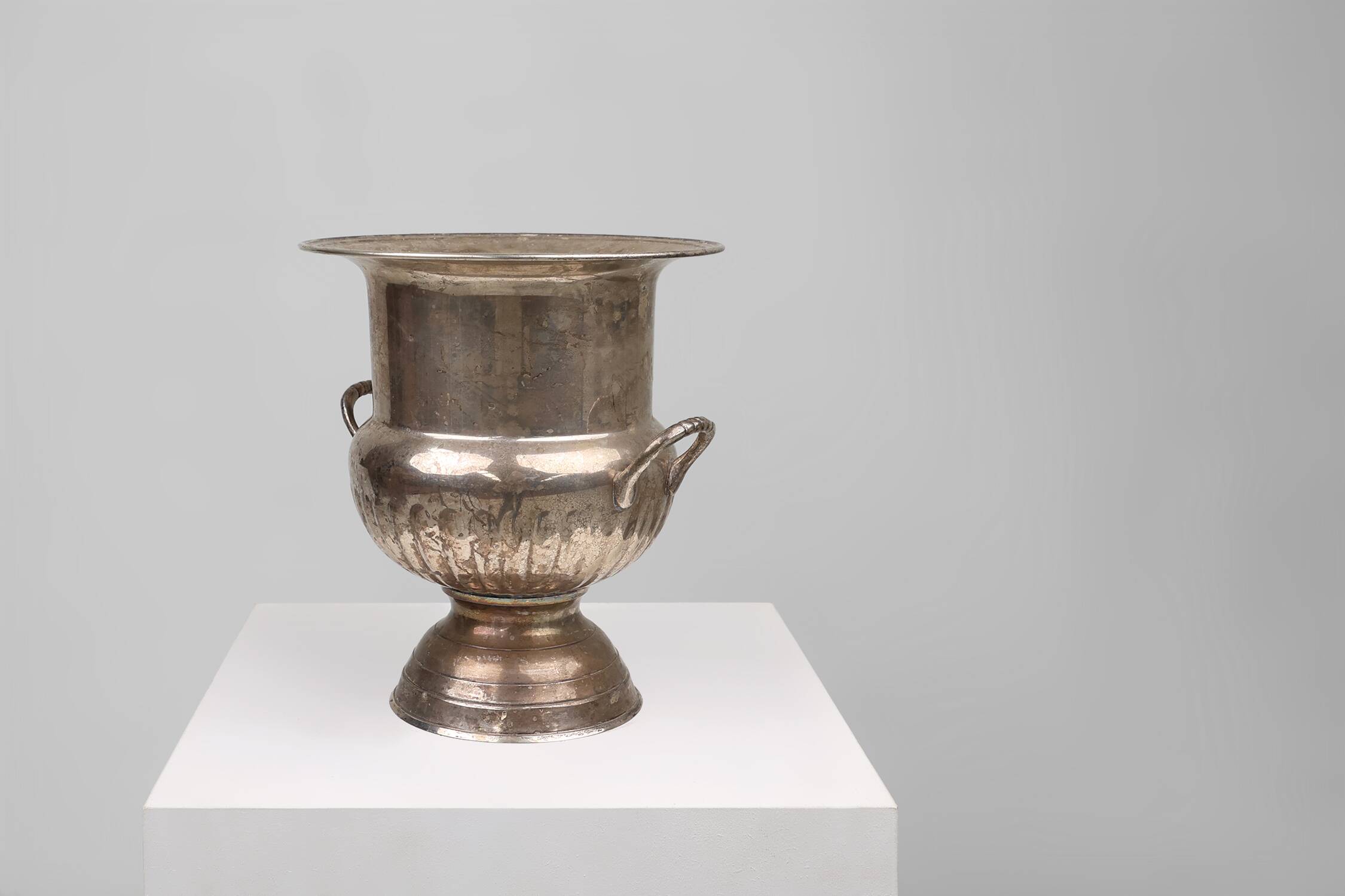 Antique Silver Plated Copper Champagne Bucket in Medicis Shape, 1890s
