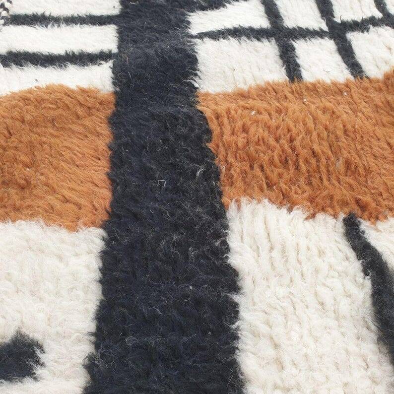 Berber rug in pure wool size 150 x 250 cm