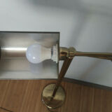Articulated brass lamppost