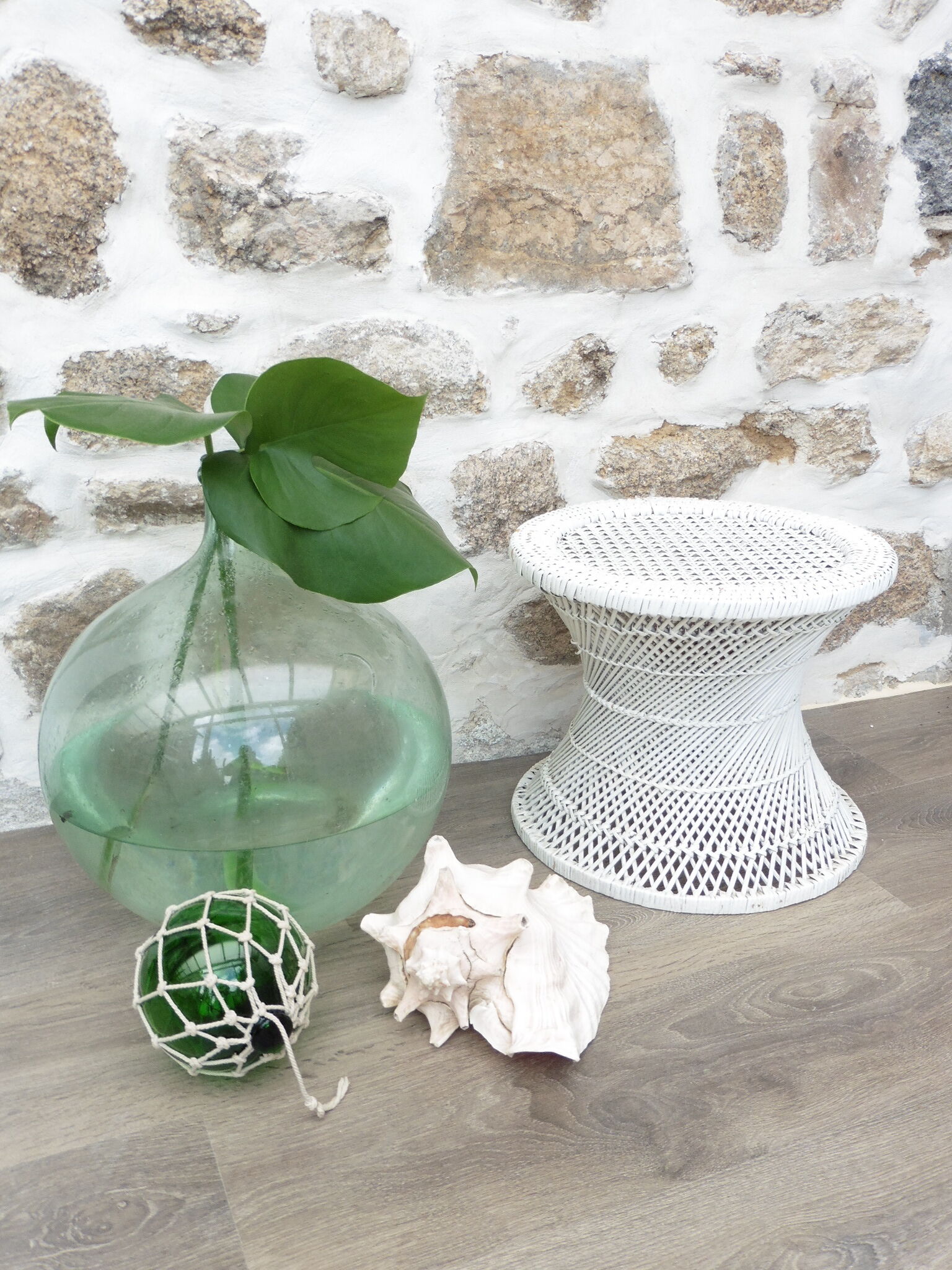 Diabolo rattan stool
